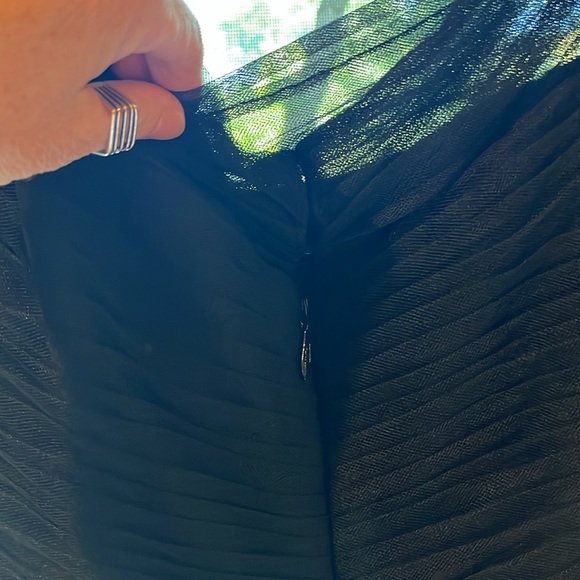 New with tags, Monique Lhuillier size 4 dress - Picture 5 of 13